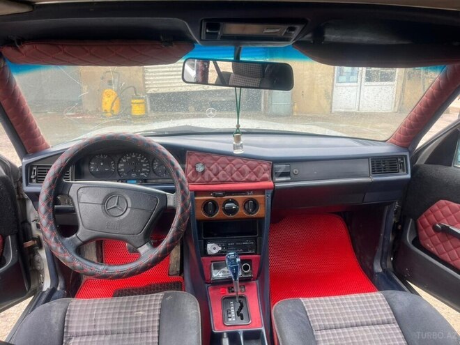 Mercedes 190 1993, 250,000 km - 2.0 l - Bakı