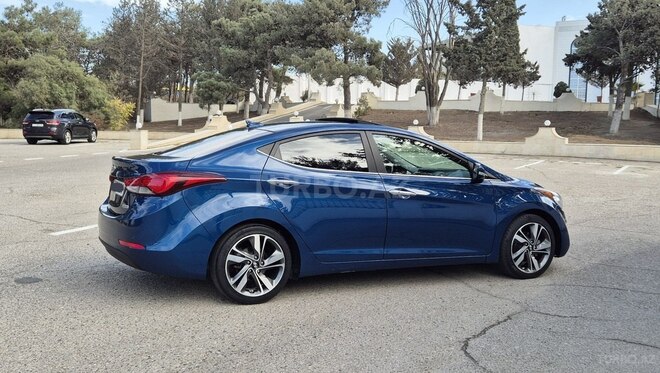 Hyundai Elantra-3