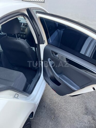 Volkswagen Jetta-10