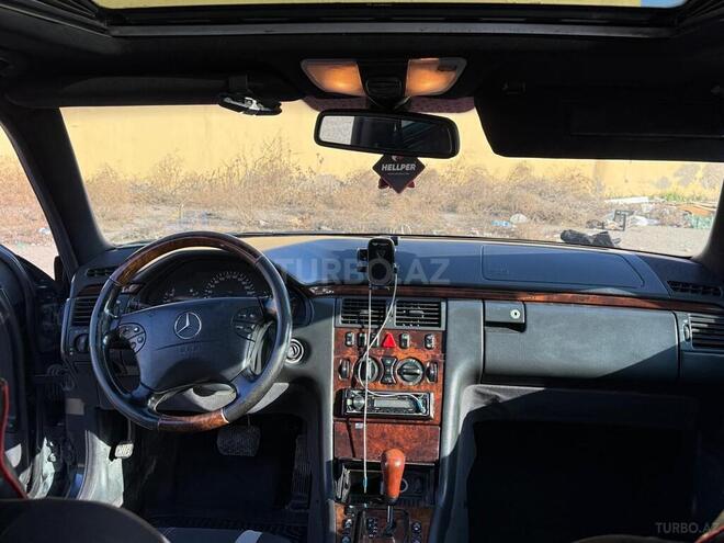 Mercedes E 220 2000, 520,000 km - 2.2 l - Salyan