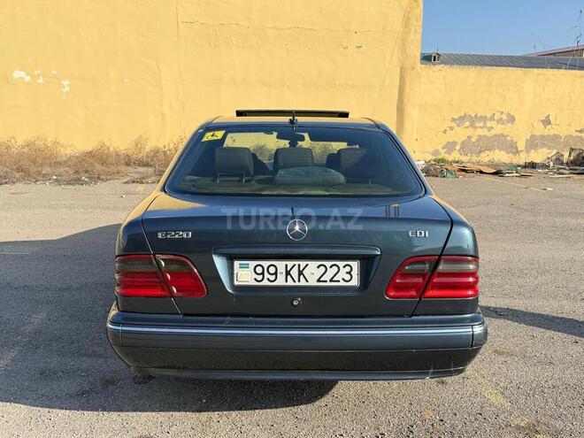 Mercedes E 220 2000, 520,000 km - 2.2 l - Salyan