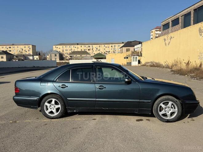 Mercedes E 220 2000, 520,000 km - 2.2 l - Salyan