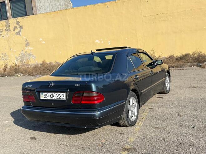 Mercedes E 220 2000, 520,000 km - 2.2 l - Salyan