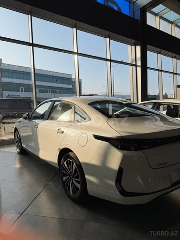Changan Qiyuan A05-4