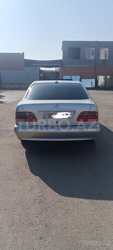 Mercedes E 270 2000, 450,000 km - 2.7 l - Biləsuvar