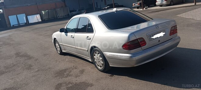 Mercedes E 270 2000, 450,000 km - 2.7 l - Biləsuvar