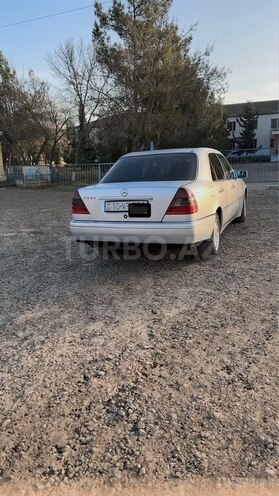 Mercedes C 220 1995, 460,000 km - 2.2 l - Saatlı