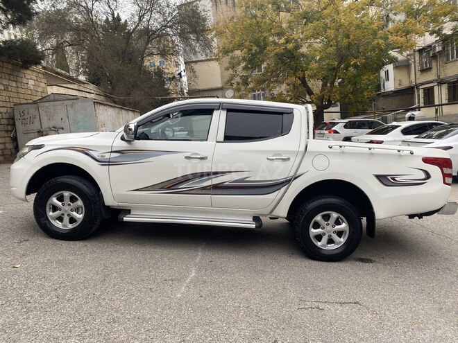 Mitsubishi L200 2016, 230,000 km - 2.5 l - Bakı