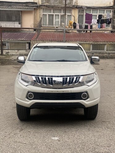 Mitsubishi L200 2016, 230,000 km - 2.5 l - Bakı