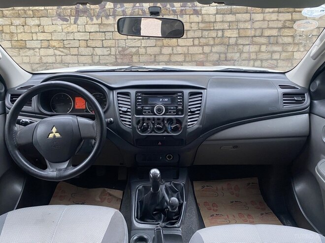 Mitsubishi L200 2016, 230,000 km - 2.5 l - Bakı