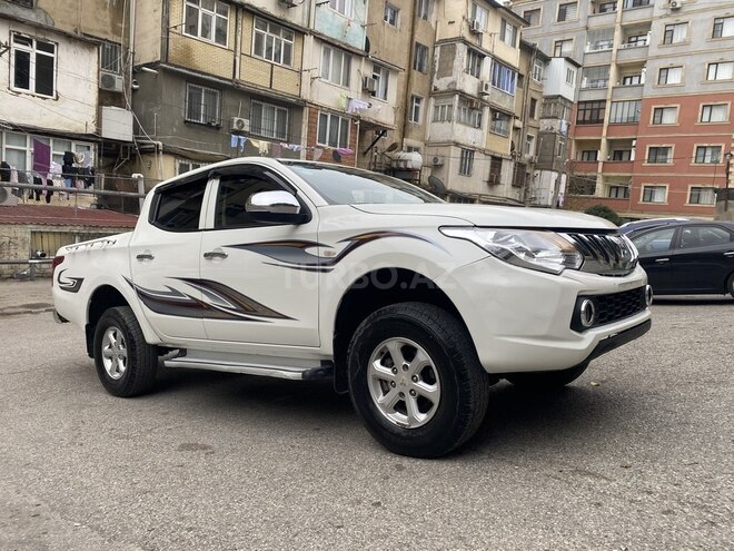 Mitsubishi L200 2016, 230,000 km - 2.5 l - Bakı