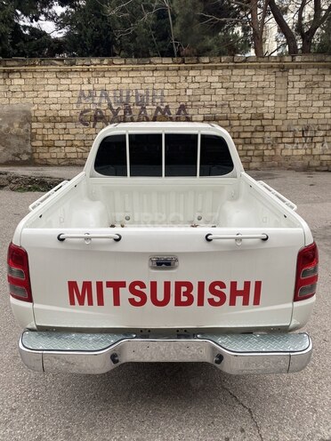Mitsubishi L200 2016, 230,000 km - 2.5 l - Bakı