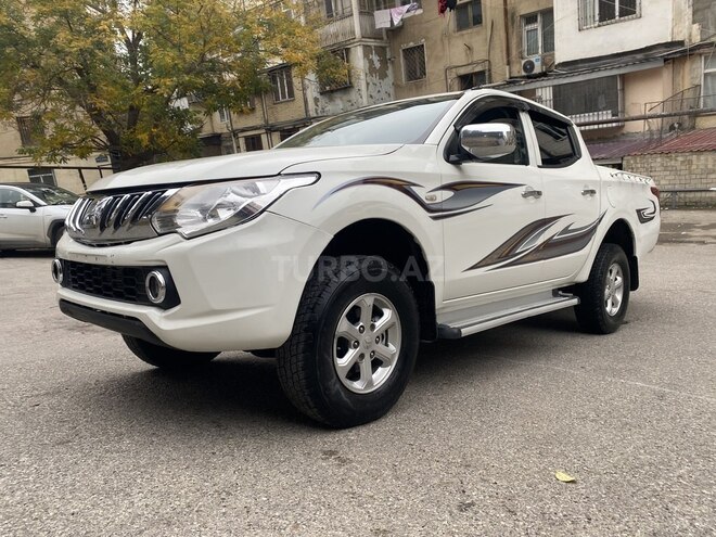 Mitsubishi L200 2016, 230,000 km - 2.5 l - Bakı