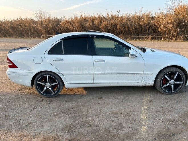 Mercedes  2002, 250,000 km - 2.6 л - Saatlı