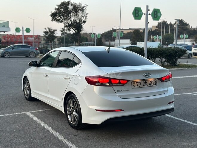 Hyundai Elantra 2018, 83,330 km - 2.0 л - Bakı