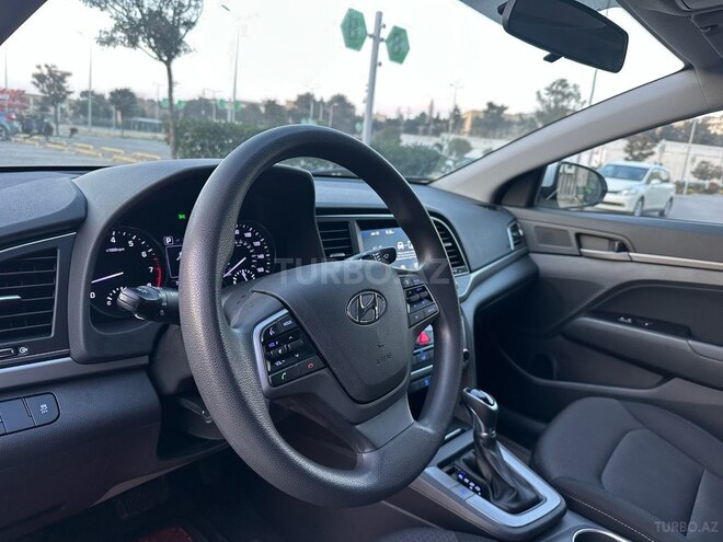 Hyundai Elantra 2018, 83,330 km - 2.0 л - Bakı