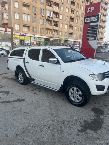 Mitsubishi L200 2014, 346,111 km - 2.5 л - Sumqayıt