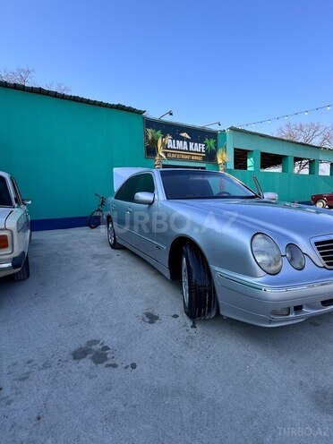 Mercedes E 240 2000, 300,000 km - 2.4 l - Göyçay