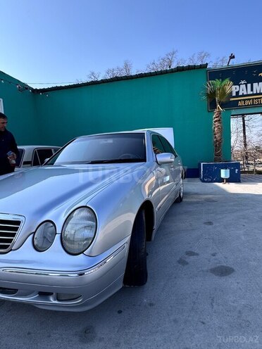 Mercedes E 240 2000, 300,000 km - 2.4 l - Göyçay