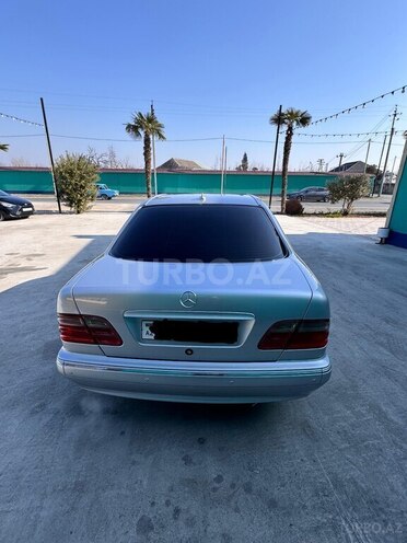 Mercedes E 240 2000, 300,000 km - 2.4 l - Göyçay