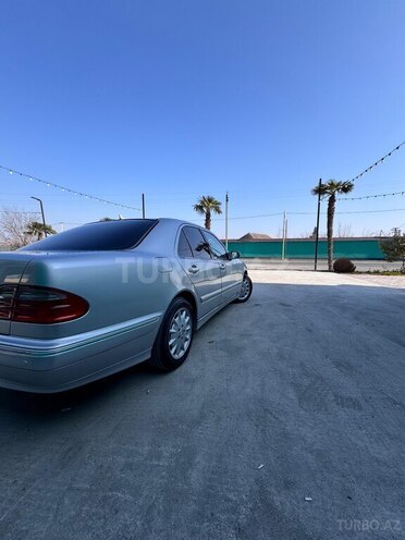 Mercedes E 240 2000, 300,000 km - 2.4 l - Göyçay