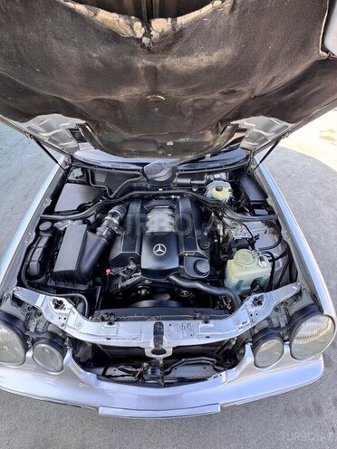 Mercedes E 240 2000, 300,000 km - 2.4 l - Göyçay