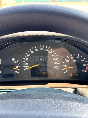 Mercedes E 240 2000, 300,000 km - 2.4 l - Göyçay