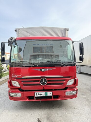 Mercedes Atego 818-3