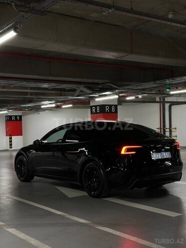 Tesla Model 3-7