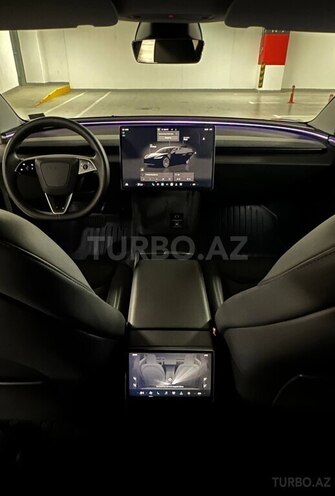 Tesla Model 3-9