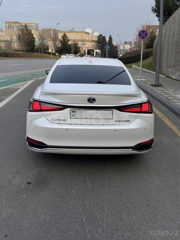 Lexus ES 300h 2023, 26,000 km - 2.5 l - Bakı