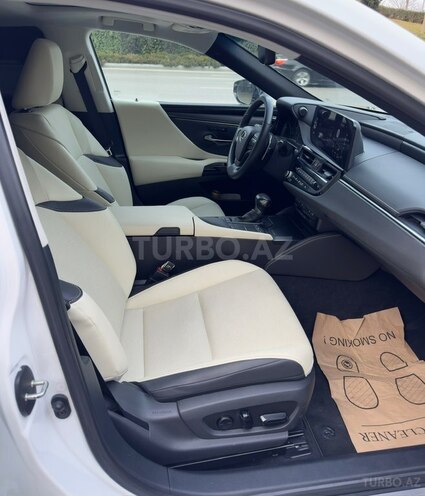 Lexus ES 300h 2023, 26,000 km - 2.5 l - Bakı