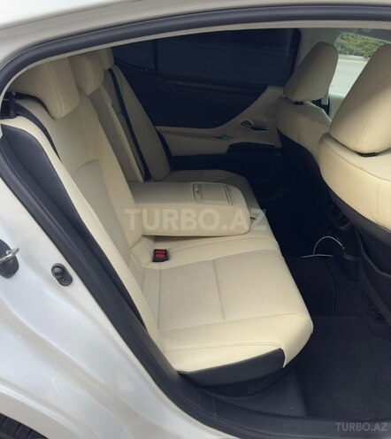 Lexus ES 300h 2023, 26,000 km - 2.5 l - Bakı