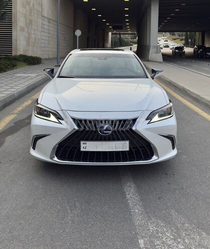 Lexus ES 300h 2023, 26,000 km - 2.5 l - Bakı