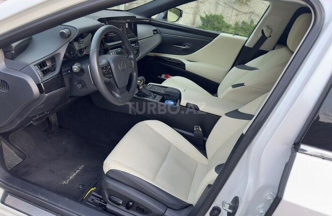 Lexus ES 300h 2023, 26,000 km - 2.5 l - Bakı