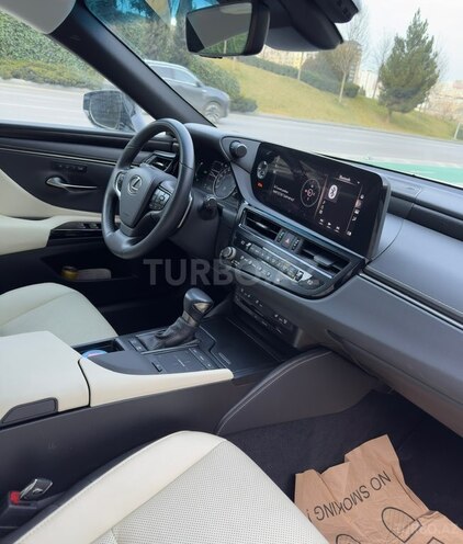 Lexus ES 300h 2023, 26,000 km - 2.5 l - Bakı