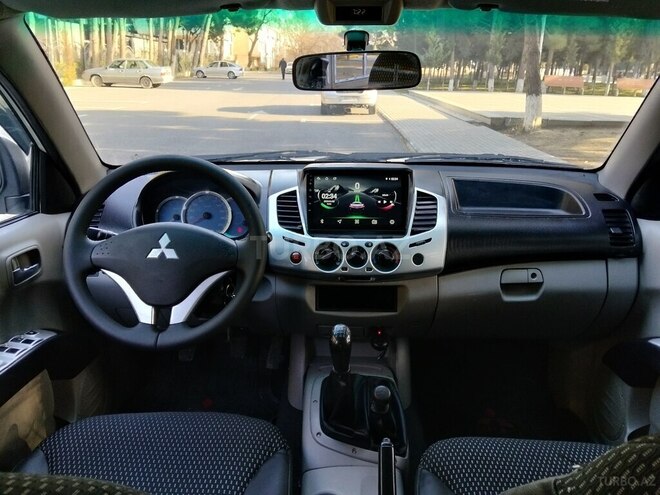 Mitsubishi L200 2012, 278,000 km - 2.5 l - Bakı
