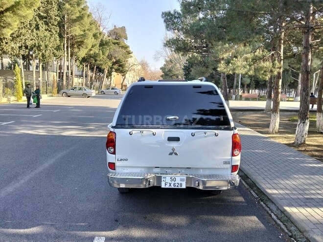 Mitsubishi L200 2012, 278,000 km - 2.5 l - Bakı