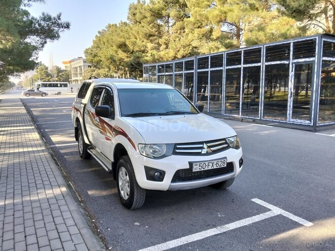 Mitsubishi L200 2012, 278,000 km - 2.5 l - Bakı