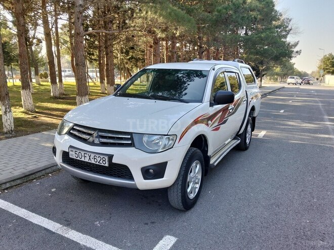 Mitsubishi L200 2012, 278,000 km - 2.5 l - Bakı