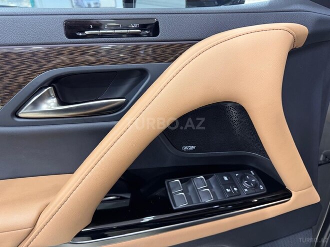Lexus LX 600-13