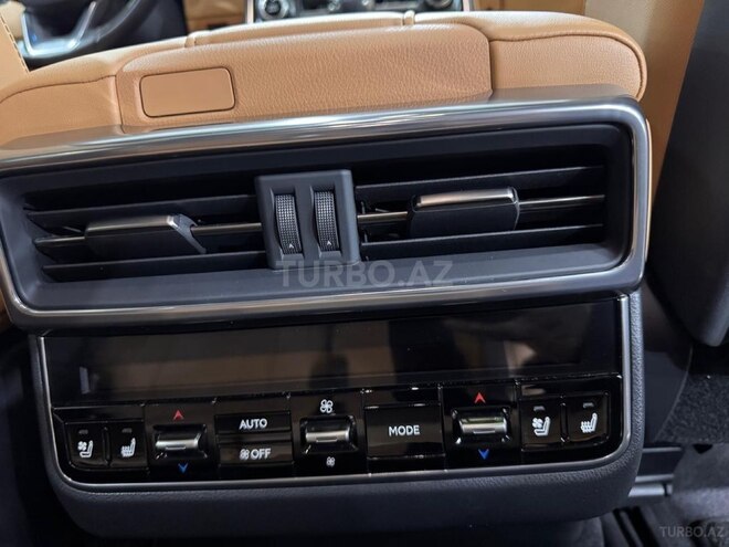Lexus LX 600-12