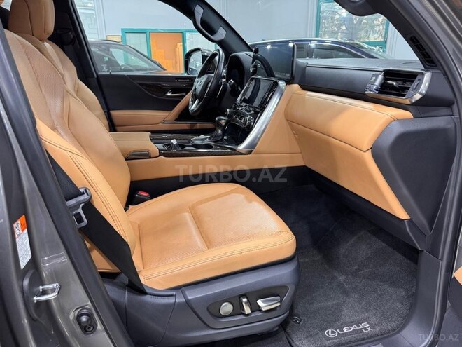 Lexus LX 600-17