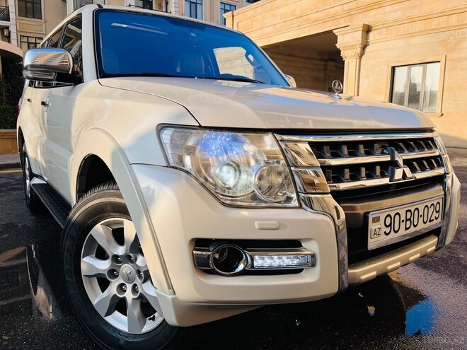 Mitsubishi Pajero 2011, 127,000 km - 3.5 л - Bakı