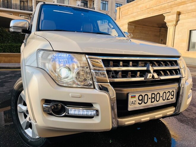 Mitsubishi Pajero 2011, 127,000 km - 3.5 л - Bakı