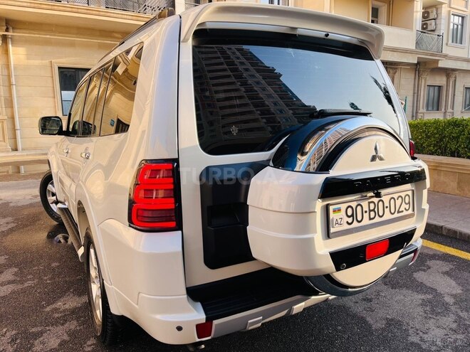 Mitsubishi Pajero 2011, 127,000 km - 3.5 л - Bakı
