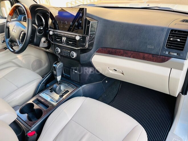 Mitsubishi Pajero 2011, 127,000 km - 3.5 л - Bakı