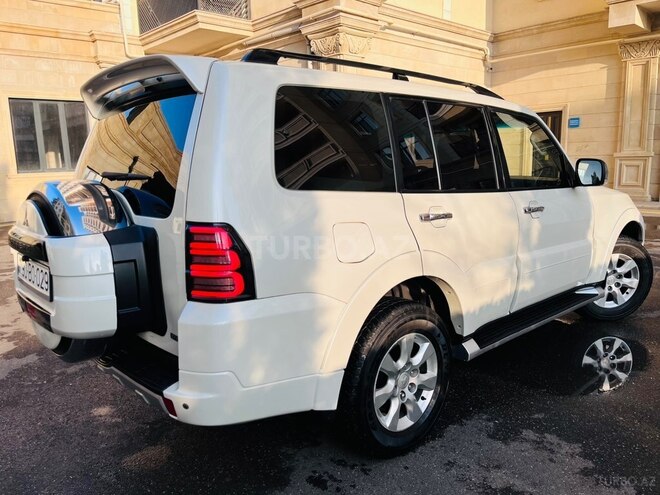 Mitsubishi Pajero 2011, 127,000 km - 3.5 л - Bakı