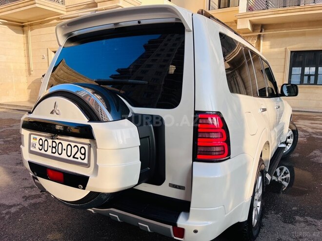 Mitsubishi Pajero 2011, 127,000 km - 3.5 л - Bakı