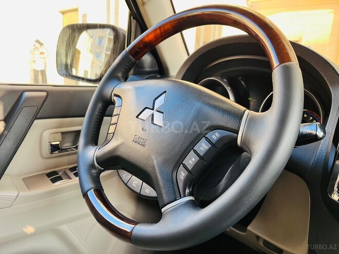 Mitsubishi Pajero 2011, 127,000 km - 3.5 л - Bakı